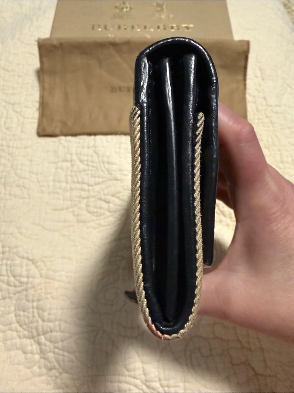 Burberry iconic Leather & Beige Check Wallet! Full inclusion with COA!!